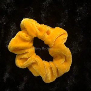 Cantaloupe Velvet Scrunchie   -women's-  SC2804  Handmade NWT Boutique